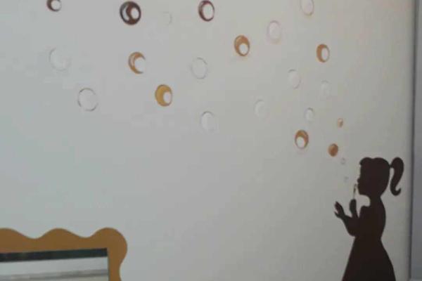 κοριτσάκι με φούσκες